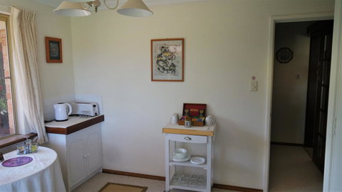 Eleebana Guest House - Accommodation Tasmania 29