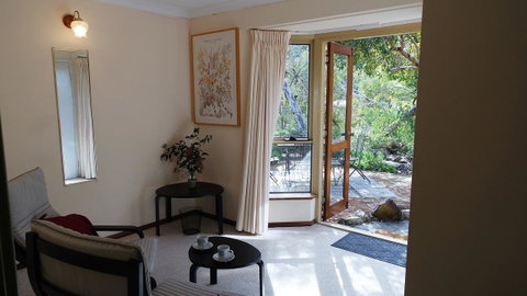 Eleebana Guest House - Accommodation Tasmania 2