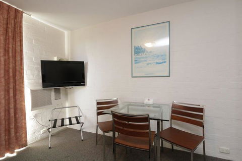 Atrium Hotel Mandurah - Accommodation Tasmania 2