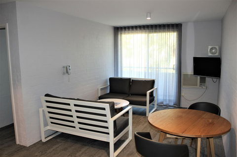 Atrium Hotel Mandurah - Accommodation Tasmania 4