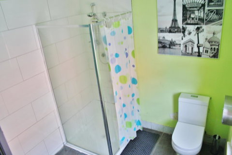 The Hive Hostel - Traveler Friendly, Passport Only - Accommodation Tasmania 43