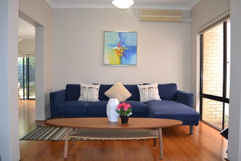 Highgate Modern Home (4 Mins To Perth City) - Accommodation Tasmania 1