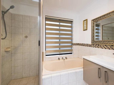 Highgate Modern Home (4 Mins To Perth City) - Accommodation Tasmania 12