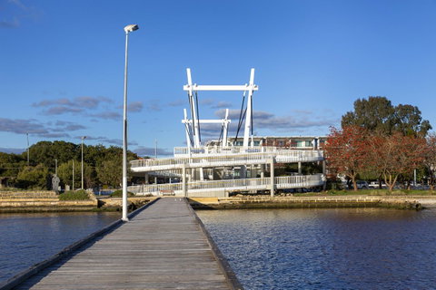 Como Executive Apartment - Accommodation Tasmania 25