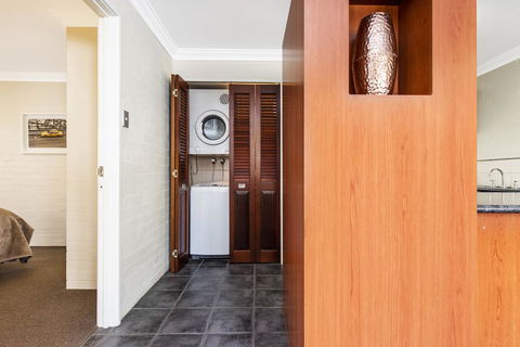 Subiaco Village 18 - Accommodation Tasmania 8