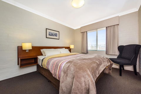 Subiaco Village 18 - Accommodation Tasmania 14