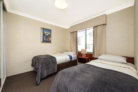 Subiaco Village 18 - Accommodation Tasmania 17