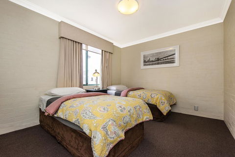 Subiaco Village 18 - Accommodation Tasmania 10