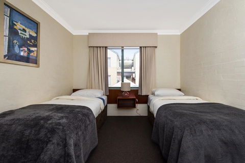 Subiaco Village 18 - Accommodation Tasmania 16