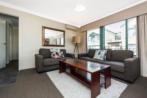 Subiaco Village 18 - Accommodation Tasmania 3