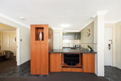 Subiaco Village 18 - Accommodation Tasmania 7