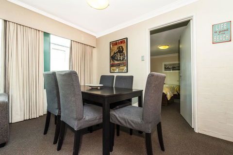 Subiaco Village 18 - Accommodation Tasmania 4
