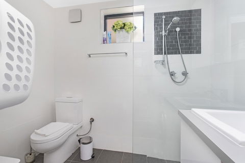Gorgeous 26 1 Bed Designer Fitout Perfect Location - Accommodation Tasmania 29