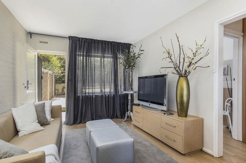 Gorgeous 26 1 Bed Designer Fitout Perfect Location - Accommodation Tasmania 14