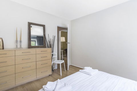 Gorgeous 26 1 Bed Designer Fitout Perfect Location - Accommodation Tasmania 17