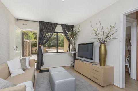 Gorgeous 26 1 Bed Designer Fitout Perfect Location - Accommodation Tasmania 26