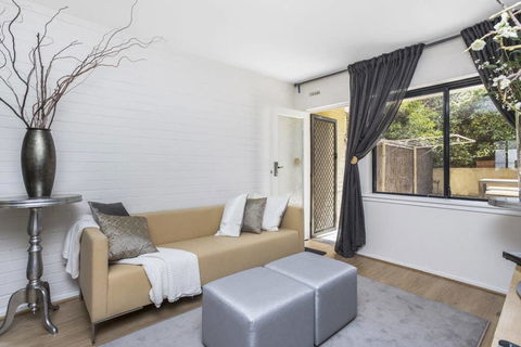 Gorgeous 26 1 Bed Designer Fitout Perfect Location - Accommodation Tasmania 41