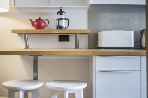 Gorgeous 26 1 Bed Designer Fitout Perfect Location - Accommodation Tasmania 19