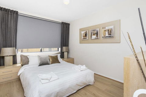 Gorgeous 26 1 Bed Designer Fitout Perfect Location - Accommodation Tasmania 31