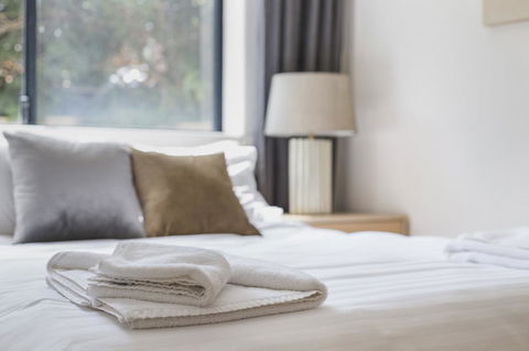 Gorgeous 26 1 Bed Designer Fitout Perfect Location - Accommodation Tasmania 4