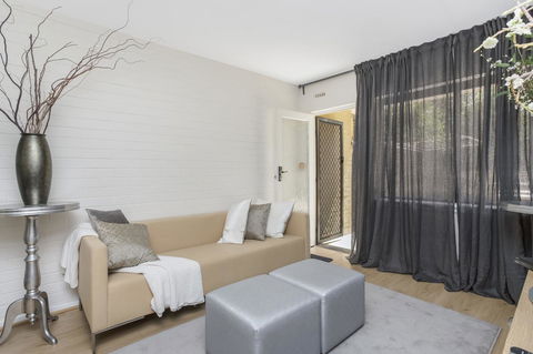 Gorgeous 26 1 Bed Designer Fitout Perfect Location - Accommodation Tasmania 8
