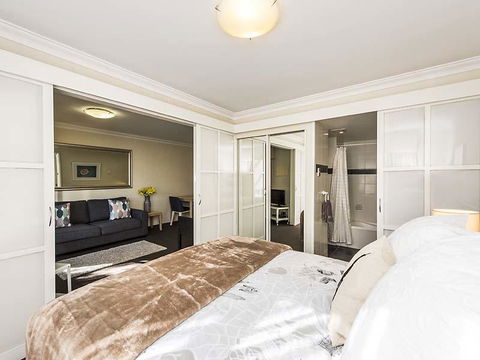 Subiaco Village 28 - Accommodation Tasmania 9
