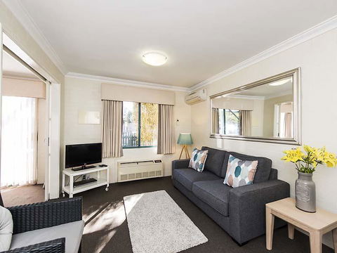 Subiaco Village 28 - Accommodation Tasmania 2