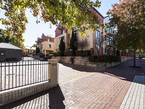 Subiaco Village 28 - Accommodation Tasmania 22