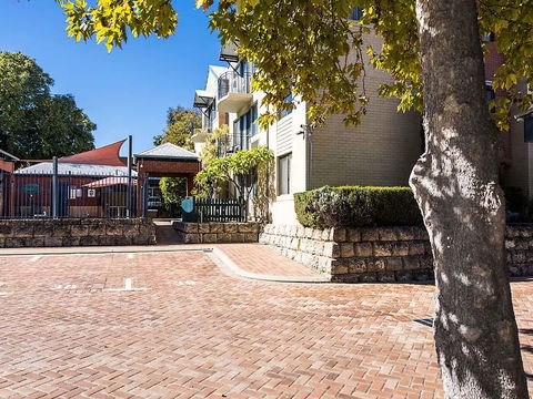 Subiaco Village 28 - Accommodation Tasmania 20