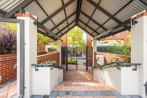 Subiaco Emporium Apartment - Accommodation Tasmania 22