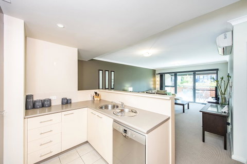 Subiaco Emporium Apartment - Accommodation Tasmania 14