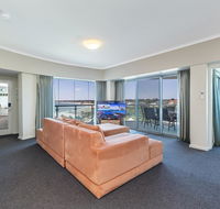 A 406 FANTASTIC OCEAN BEACH and MARINA VIEW APT AT SEASHELLS RESORT - Accommodation Tasmania
