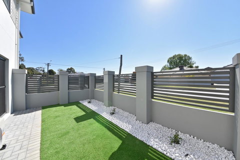 Modern Apartment Redcliffe Near Perth Airport: 0126 - Accommodation Tasmania 36