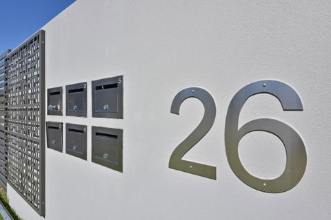 Modern Apartment Redcliffe Near Perth Airport: 0126 - Accommodation Tasmania 38