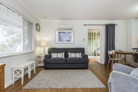 Hensman 10 - Accommodation Tasmania 11