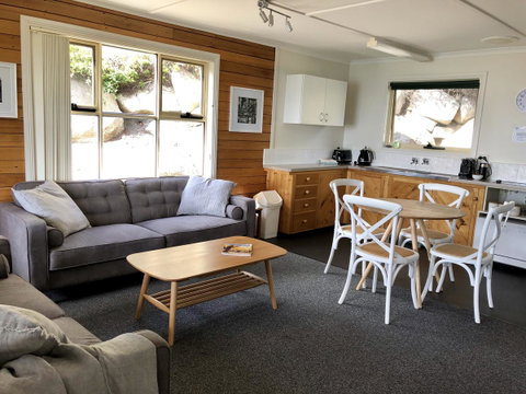 BINALONG BEACH COTTAGE Beachfront At Bay Of Fires Next To Restaurant - Accommodation Tasmania 2