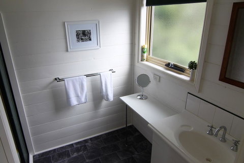 BINALONG BEACH COTTAGE Beachfront At Bay Of Fires Next To Restaurant - Accommodation Tasmania 7