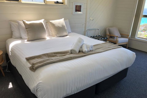 BINALONG BEACH COTTAGE Beachfront At Bay Of Fires Next To Restaurant - Accommodation Tasmania 6