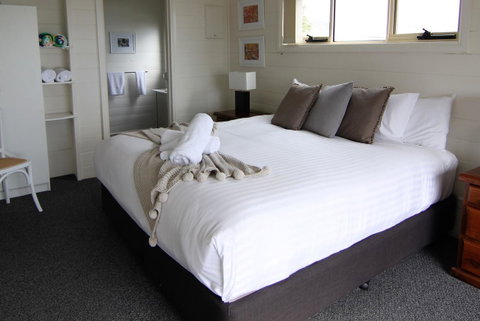 BINALONG BEACH COTTAGE Beachfront At Bay Of Fires Next To Restaurant - Accommodation Tasmania 15