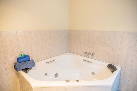 Queechy Motel - Accommodation Tasmania 44