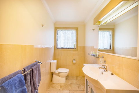 Queechy Motel - Accommodation Tasmania 37
