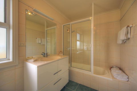 Stanley Village Waterfront Accommodation - Accommodation Tasmania 11