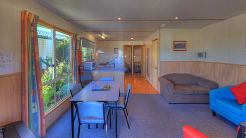 Bicheno Cabin Park - Accommodation Tasmania 9