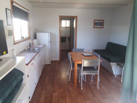 Bicheno Cabin Park - Accommodation Tasmania 29