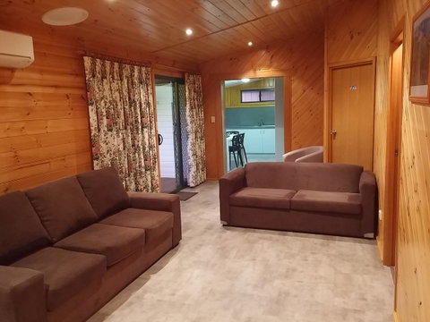 Bicheno Cabin Park - Accommodation Tasmania 11
