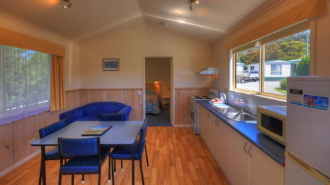 Bicheno Cabin Park - Accommodation Tasmania 15