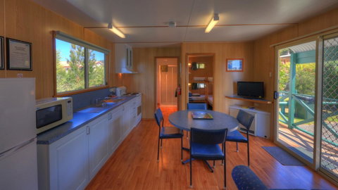 Bicheno Cabin Park - Accommodation Tasmania 35