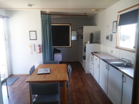 Bicheno Cabin Park - Accommodation Tasmania 31