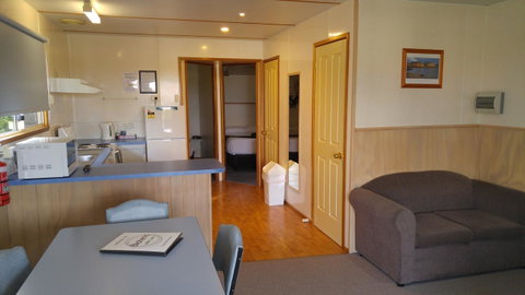 Bicheno Cabin Park - Accommodation Tasmania 2