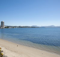 Sandy Bay Waterfront Home - Accommodation Tasmania